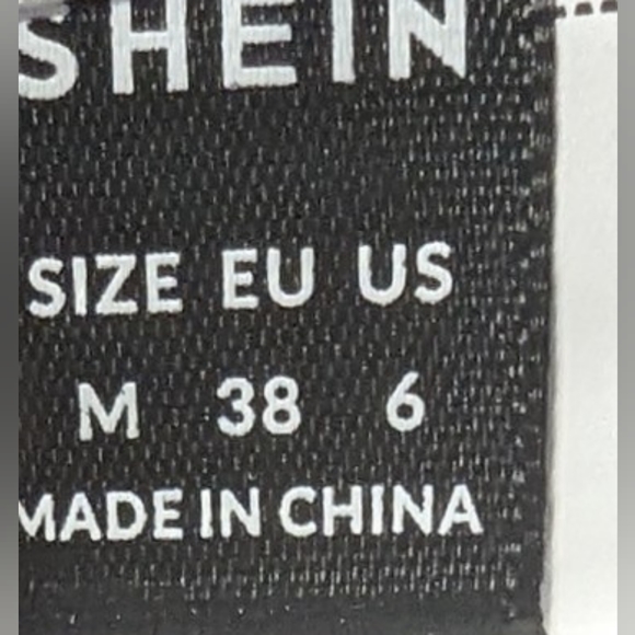 Shein size 6/medium geo print paper bag wide leg pants. - Picture 5 of 5